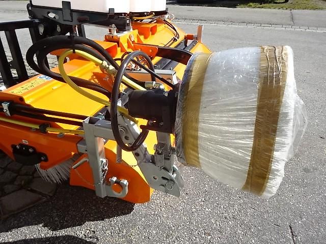 TALEX Kehrmaschine- 2,3 Meter- Seitenbesen- Wassertank - Sonderpreis