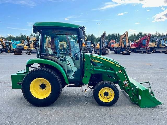 John Deere 3720 / Etukuormaaja 320 R ,Kauha