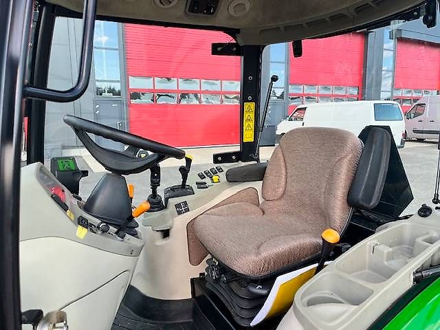 John Deere 3720 / Etukuormaaja 320 R ,Kauha