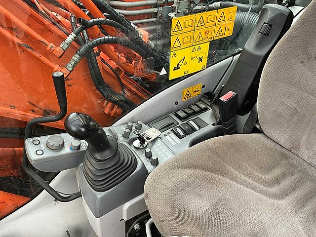 Hitachi ZX140W-6