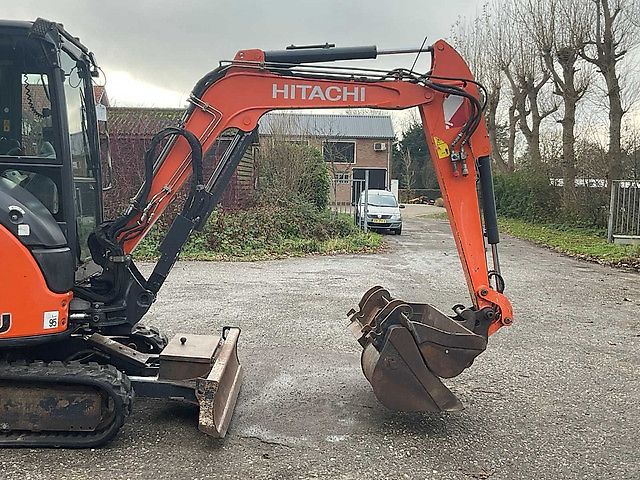 Hitachi ZX 33U-5A CLR