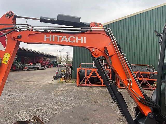 Hitachi ZX 33U-5A CLR