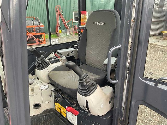 Hitachi ZX 33U-5A CLR