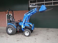 Solis 26 HST + Frontlader